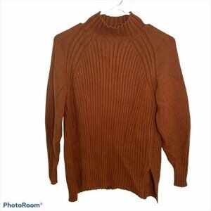7Modifier Mock Neck Sweater Tan Rust Ribbed Front